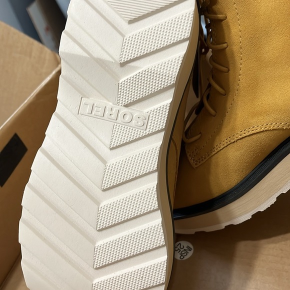 New In Box Sorel Hi Line Platform Combat Boot Woman’s 9.5 - Picture 12 of 14